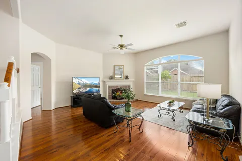 $349,000 | 19639 Oakwood Falls Trail, Houston, TX 77084