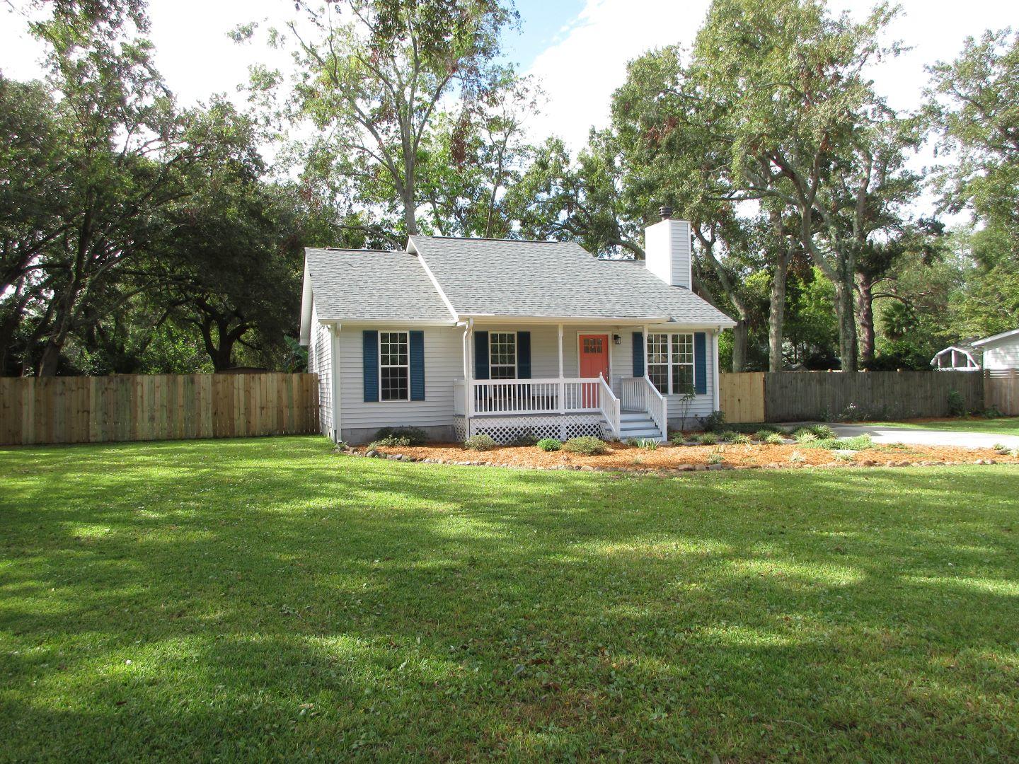 1533 Rainbow Road Charleston, SC 29412 - Photo 1 of 16 1-Front