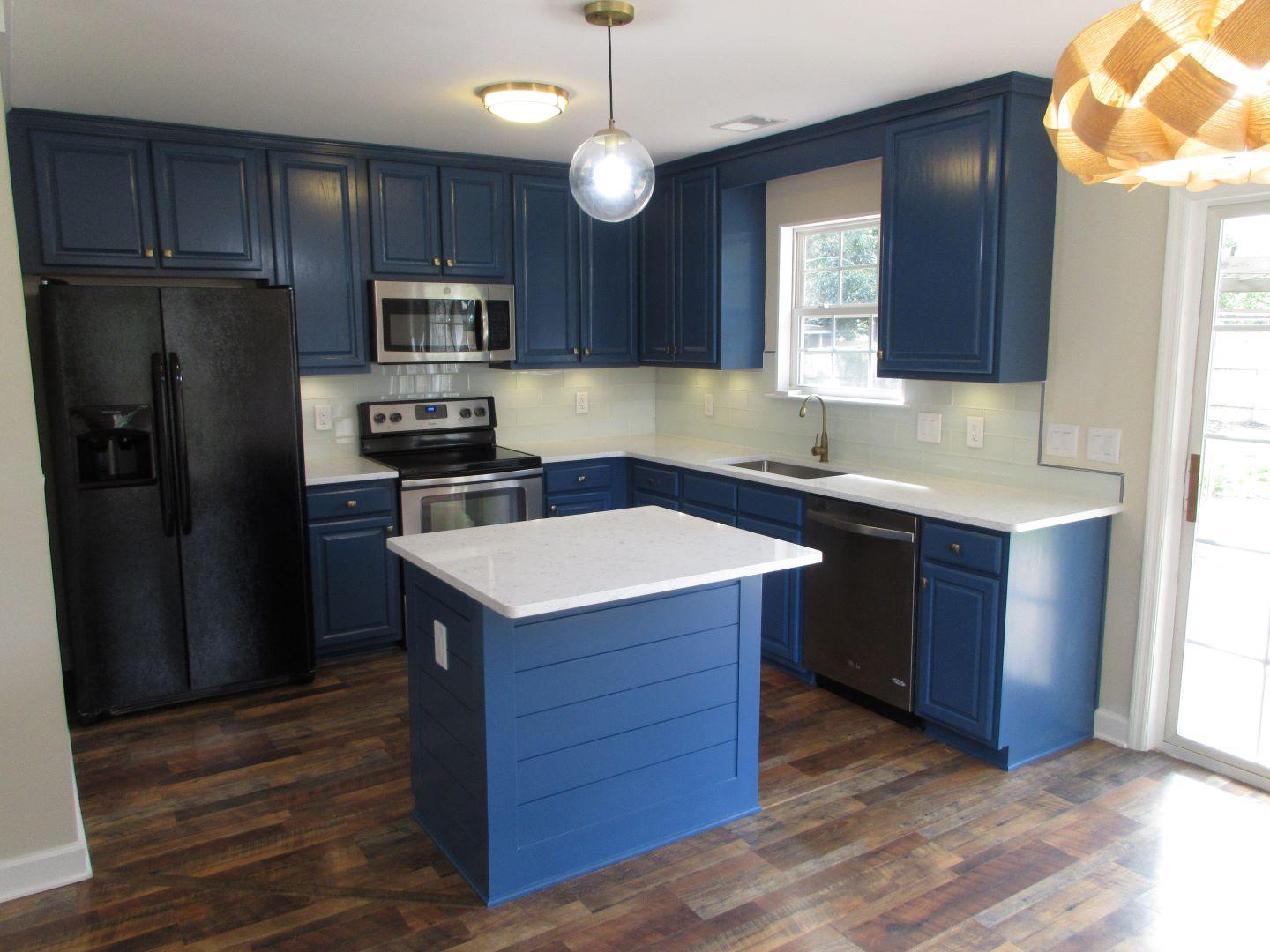 1533 Rainbow Road Charleston, SC 29412 - Photo 7 of 16 7-Kitchen