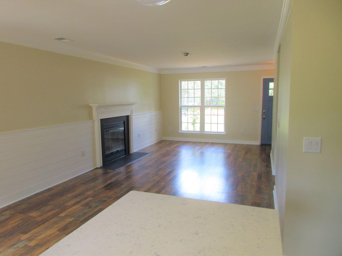 1533 Rainbow Road Charleston, SC 29412 - Photo 9 of 16 9-Living