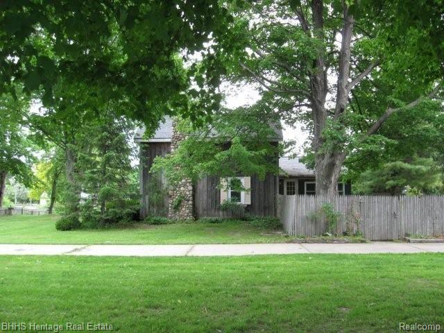 3440 Cemetery Road Fowlerville, MI 48836 - Photo 3 of 17 Side of House