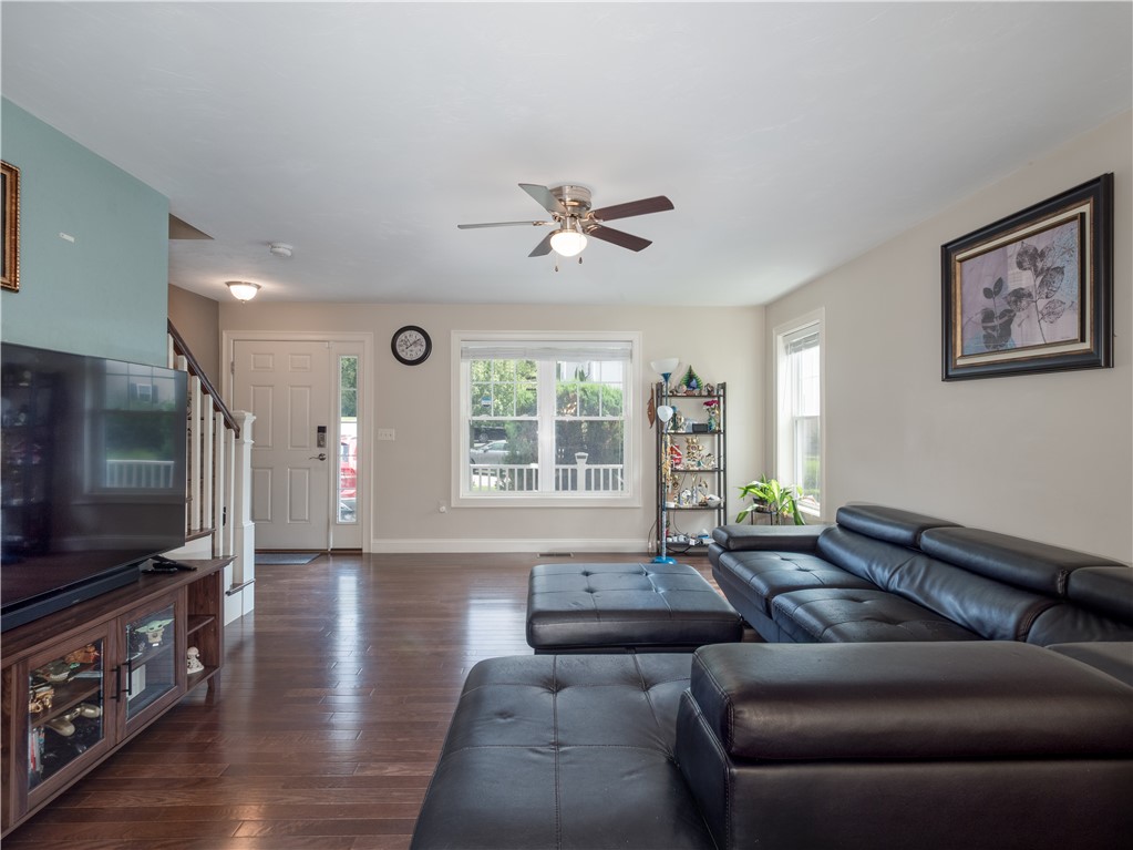 41 Hickory Road Cumberland, RI 02864 - Photo 7 of 33 Gallery Image 7