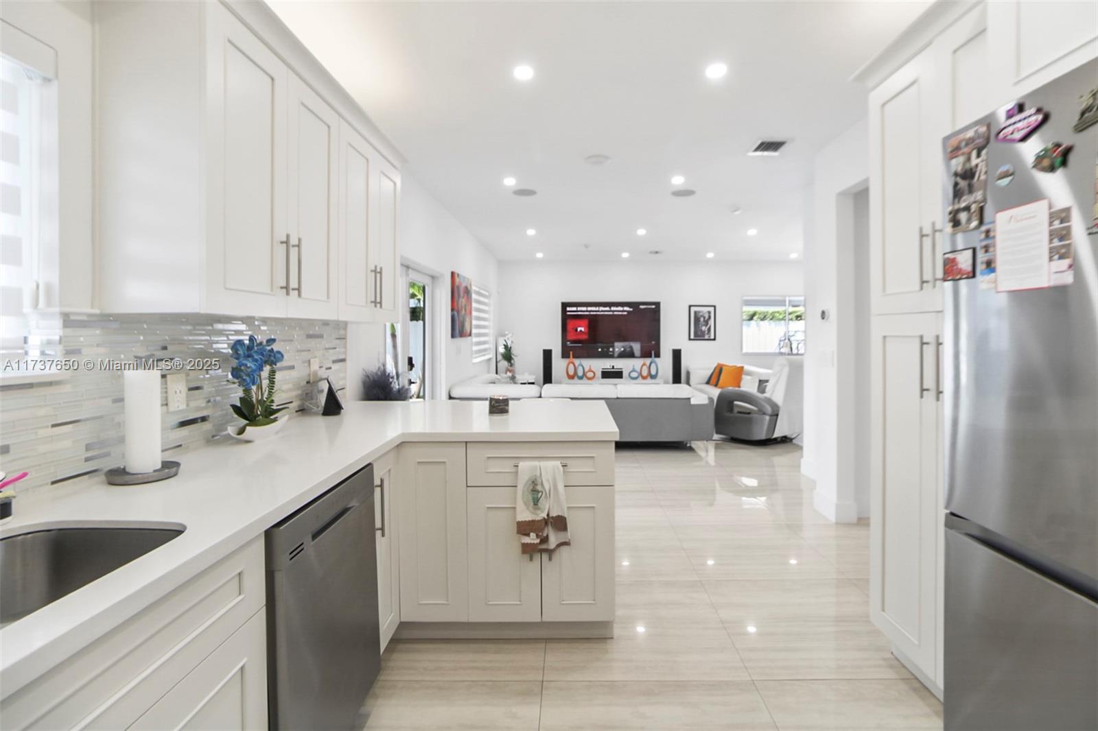 10290 Southwest 7th Terrace Sweetwater, FL 33174 - Photo 17 of 58