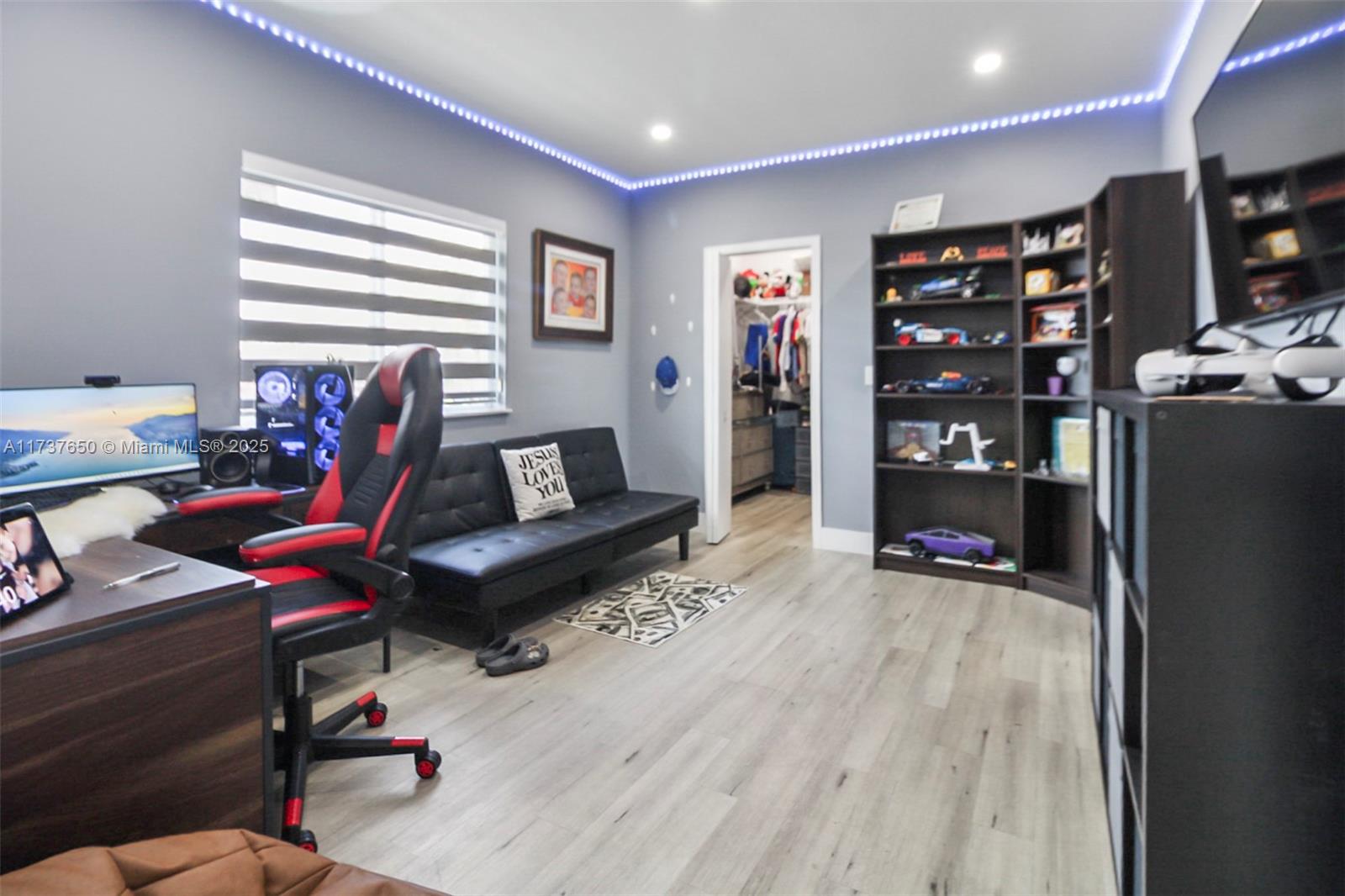 10290 Southwest 7th Terrace Sweetwater, FL 33174 - Photo 25 of 58 Room #4