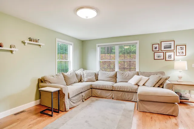 $519,900 | 31 Rosanna Drive, Dover, NH 03820