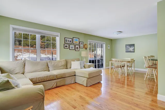 $519,900 | 31 Rosanna Drive, Dover, NH 03820