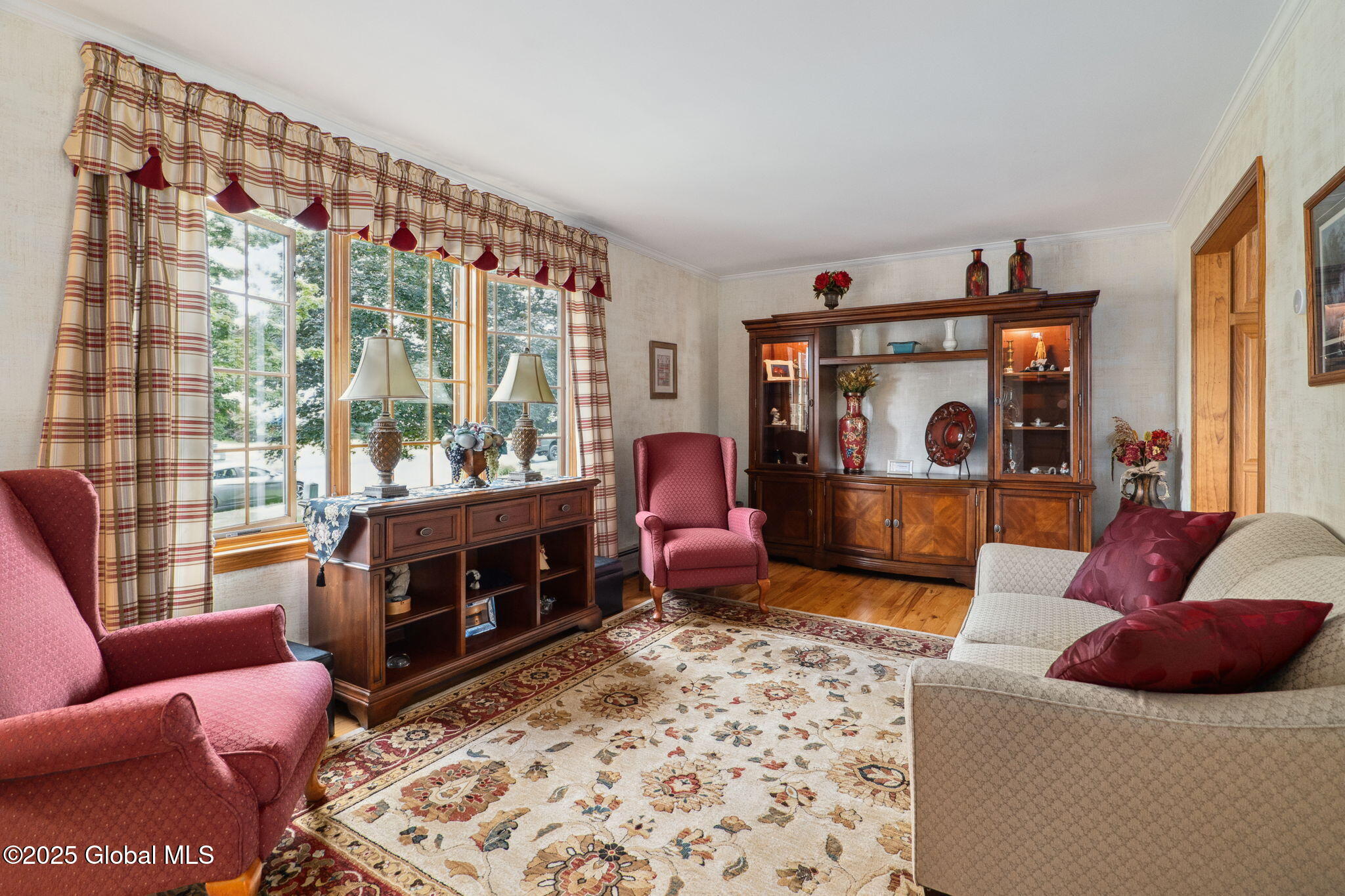 34 Meadowbrook Road Colonie, NY 12189 - Photo 4 of 43 5-34MeadowbrookDr_05