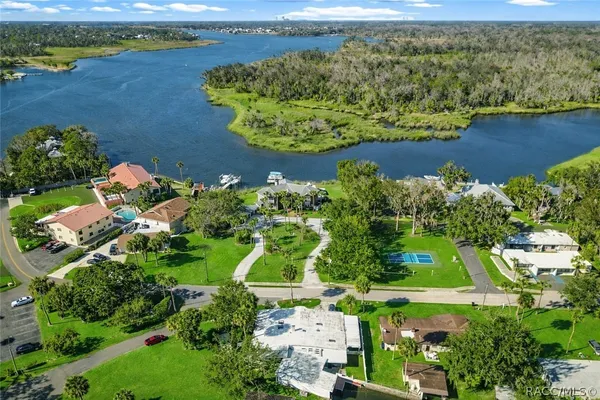 $770,000 | 421 Northwest 14th Place, Crystal River, FL 34428
