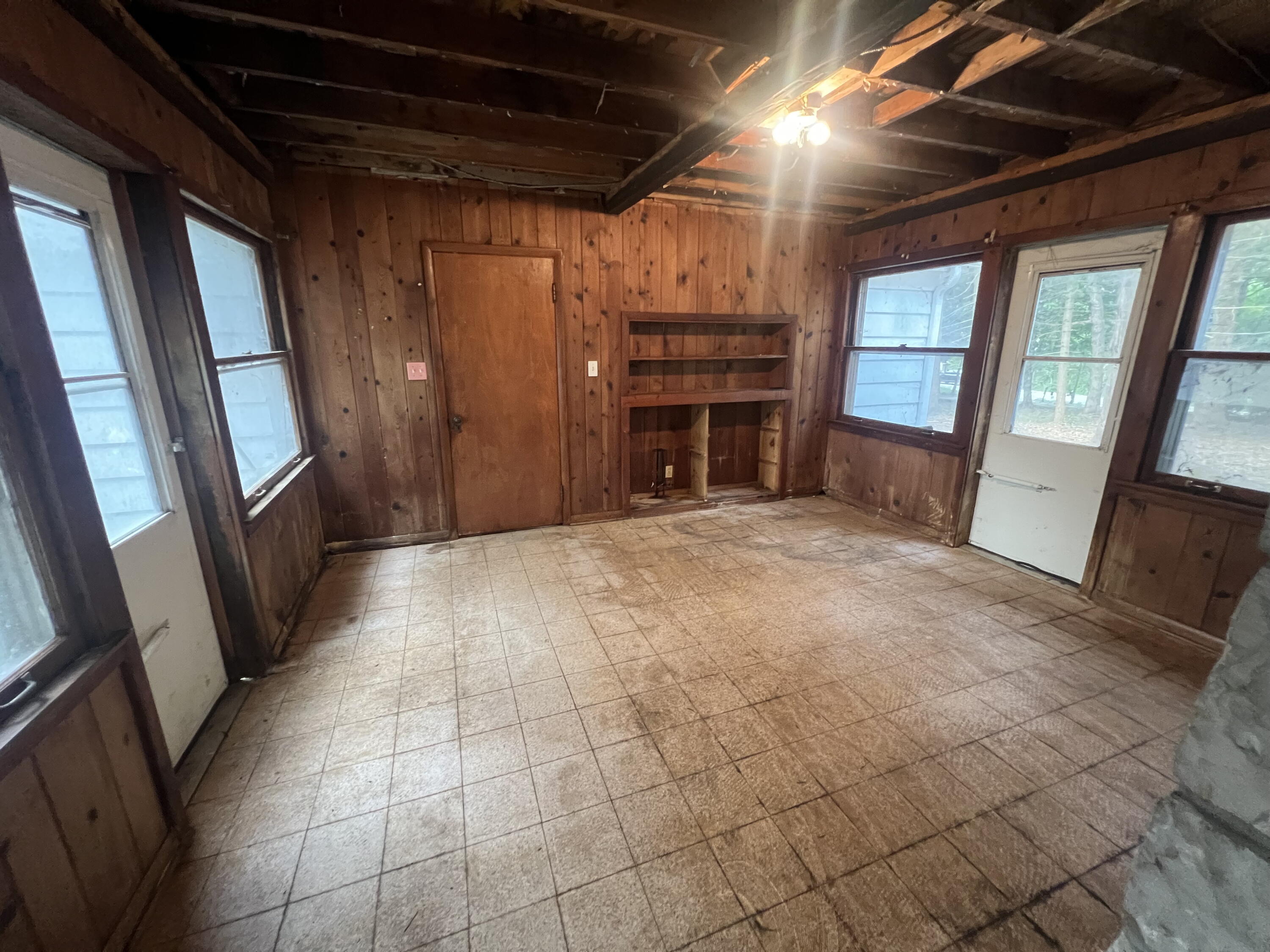 4848 Highway 83 Chenequa, WI 53029 - Photo 13 of 21 Breezeway