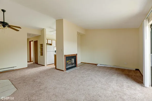 $1,650 | 439 Berkshire Drive, Unit 36, Crystal Lake, IL 60014