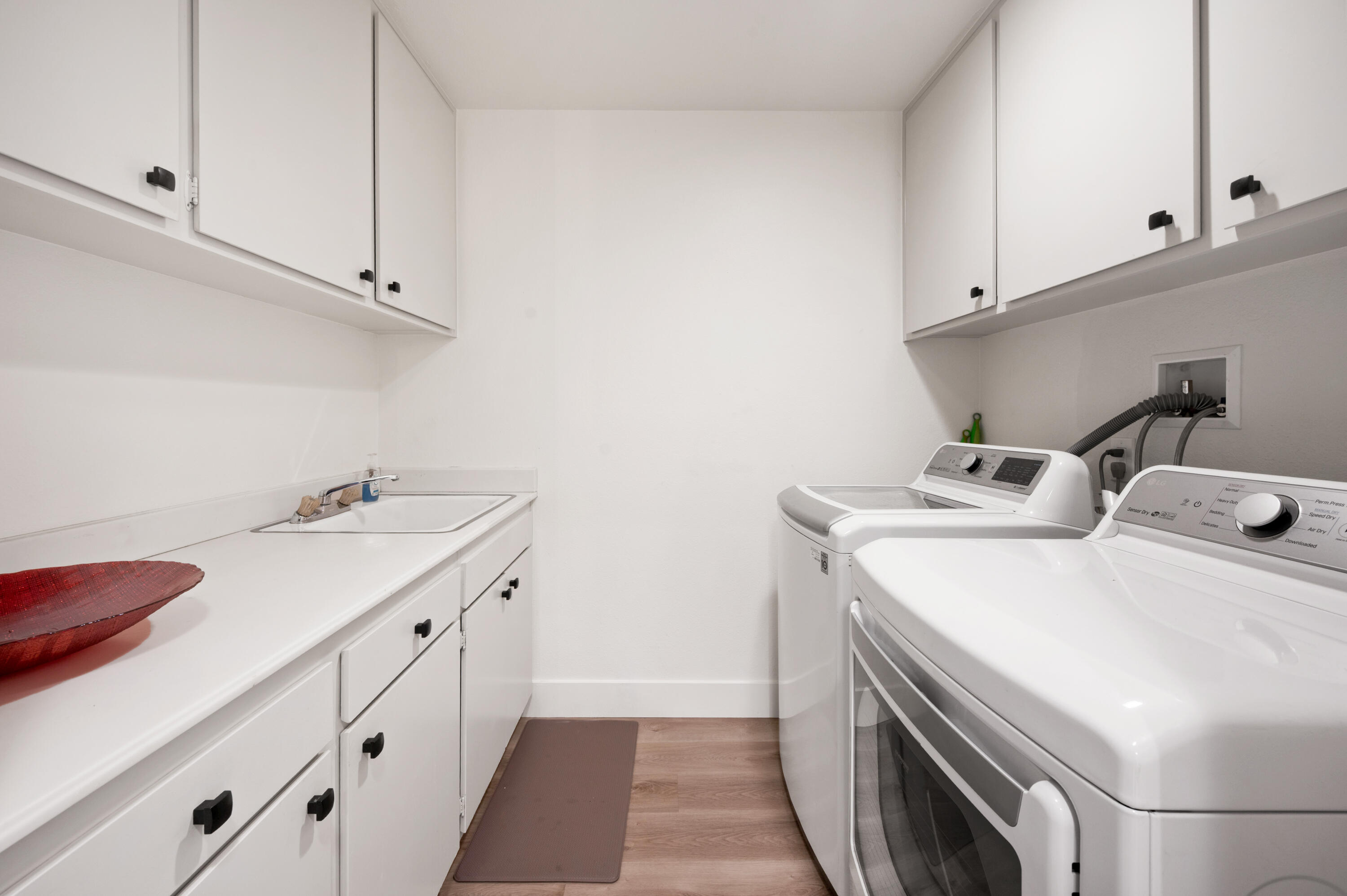 87 Magdalena Drive Rancho Mirage, CA 92270 - Photo 26 of 37 Laundry Room