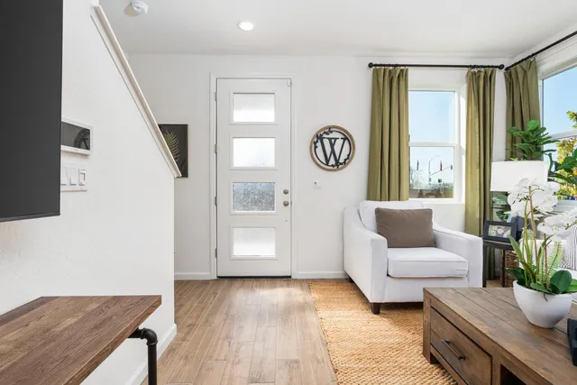 $362,990 | 6588 East Cresthaven Drive, Fresno, CA 93727