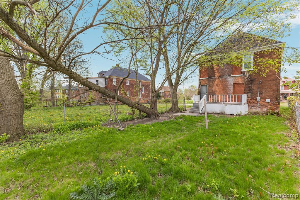 3010 Montclair Street Detroit, MI 48214 - Photo 12 of 61
