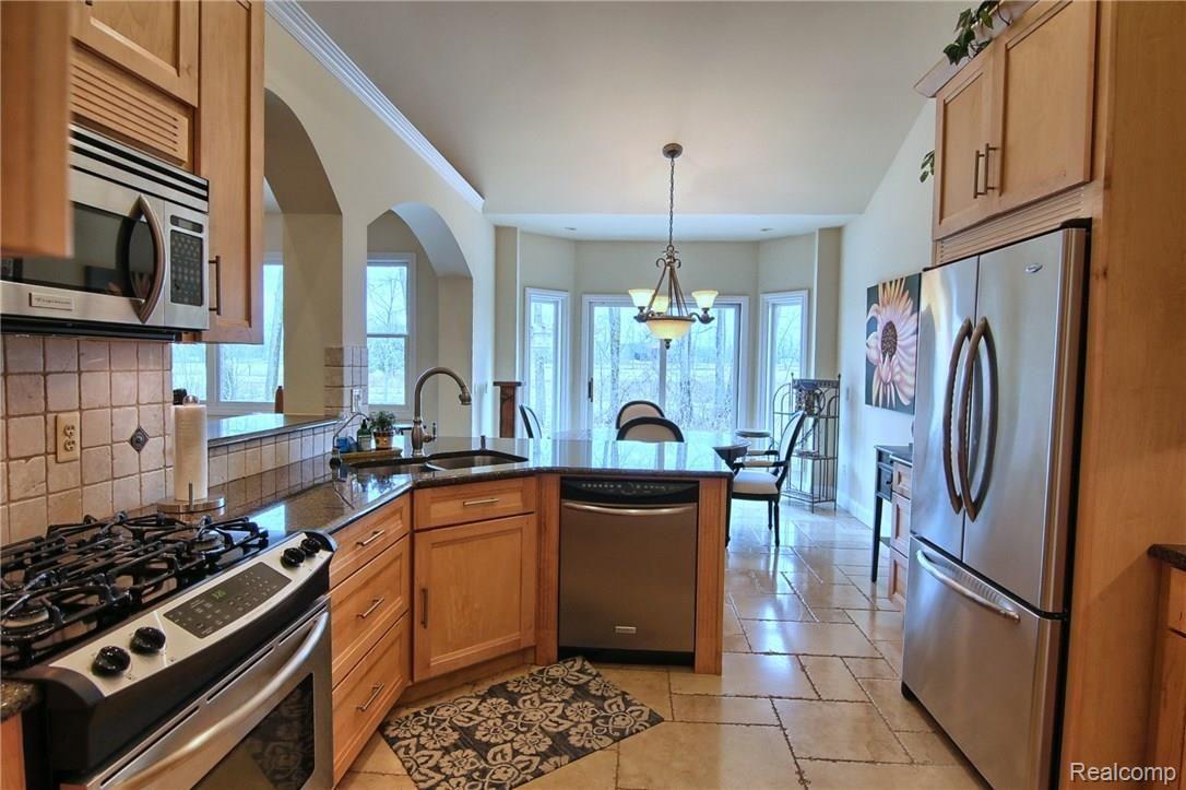 66701 Omo Road New Haven, MI 48050 - Photo 7 of 36 Kitchen