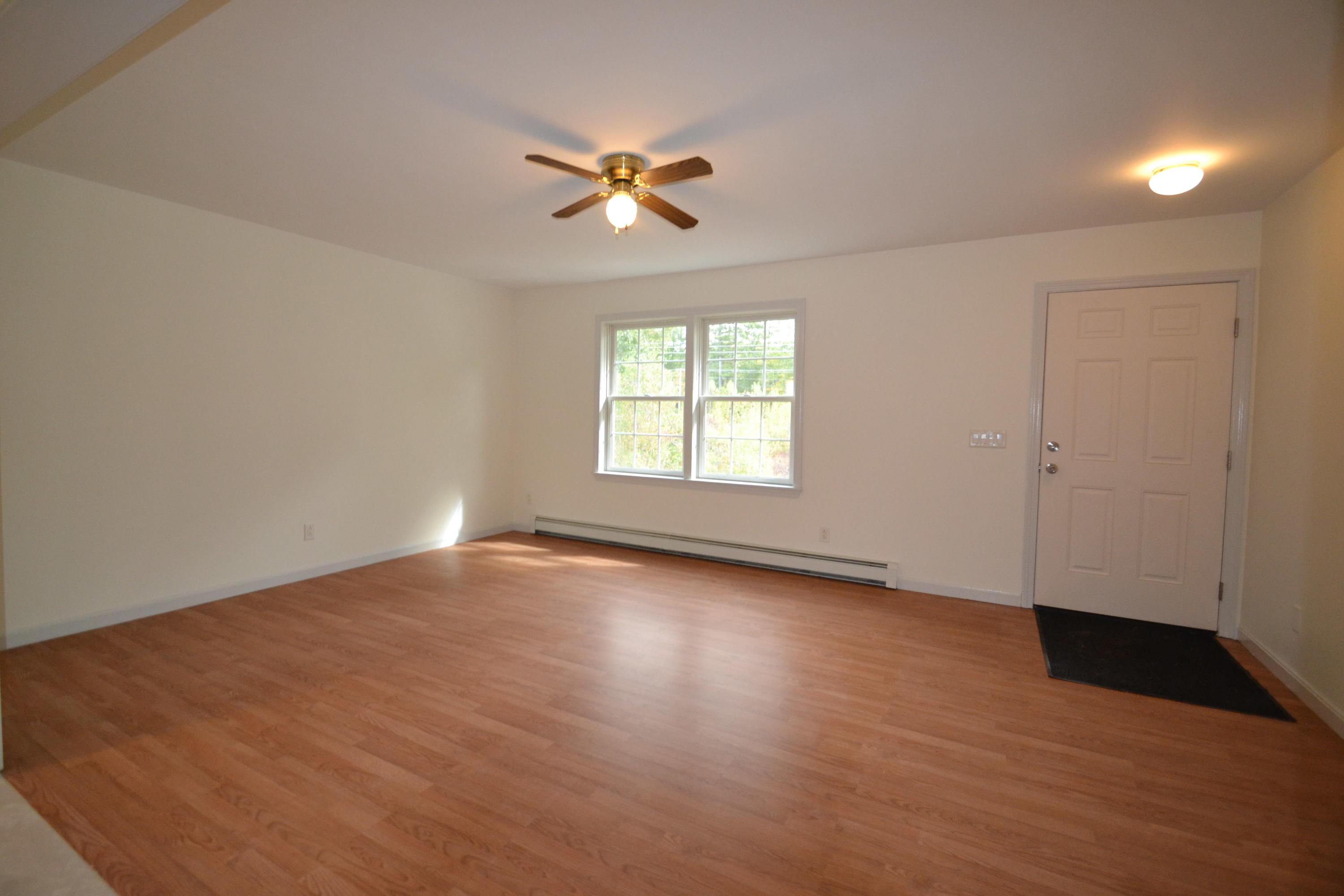 190 Alfred Road Sanford, ME 04073 - Photo 2 of 32 Great Living Room Area