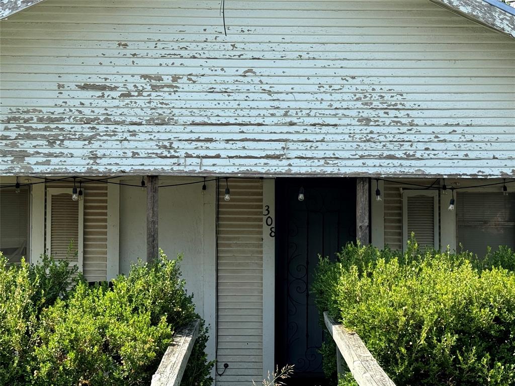 308 East 4th Street Coleman, TX 76834 - Photo 2 of 11