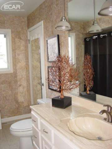 9136 Beecher Road Flushing, MI 48433 - Photo 14 of 25 20457958-13.JPG