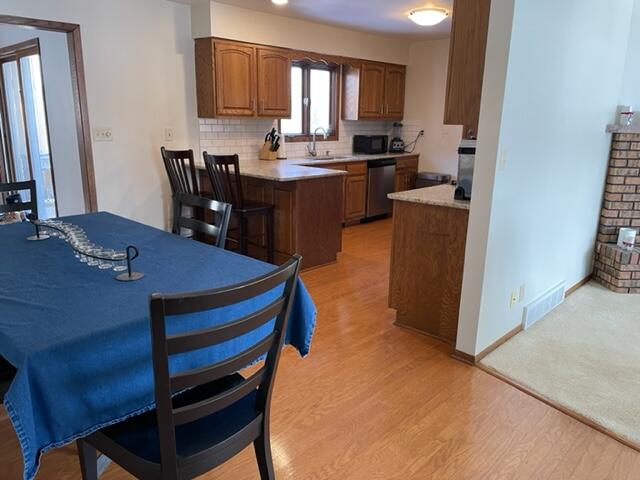1707 Miller Road Lake Geneva, WI 53147 - Photo 9 of 26 Dining area
