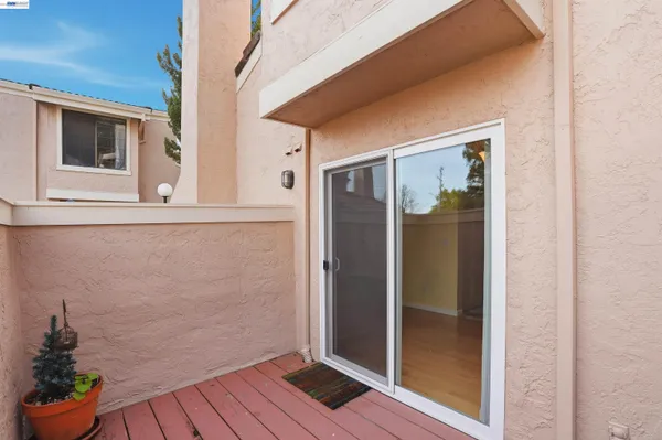 $729,900 | 685 Palomino Drive, Unit D, Pleasanton, CA 94566