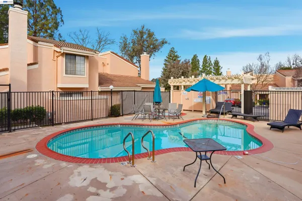 $729,900 | 685 Palomino Drive, Unit D, Pleasanton, CA 94566