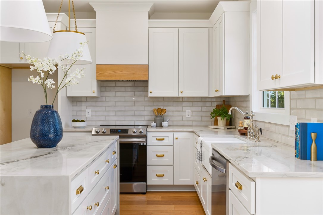 5016 Copeland Road Belton, SC 29627 - Photo 12 of 50 Brass hardware on soft close cabinets