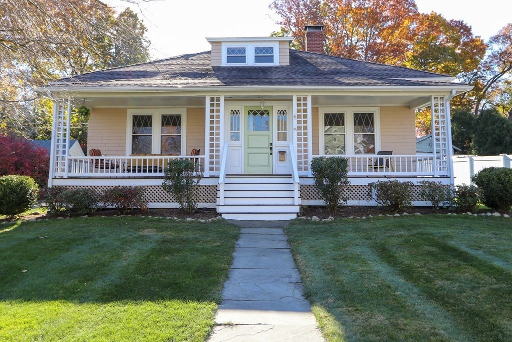 44 Norfolk Street Needham, MA 02492 - Photo 3 of 29