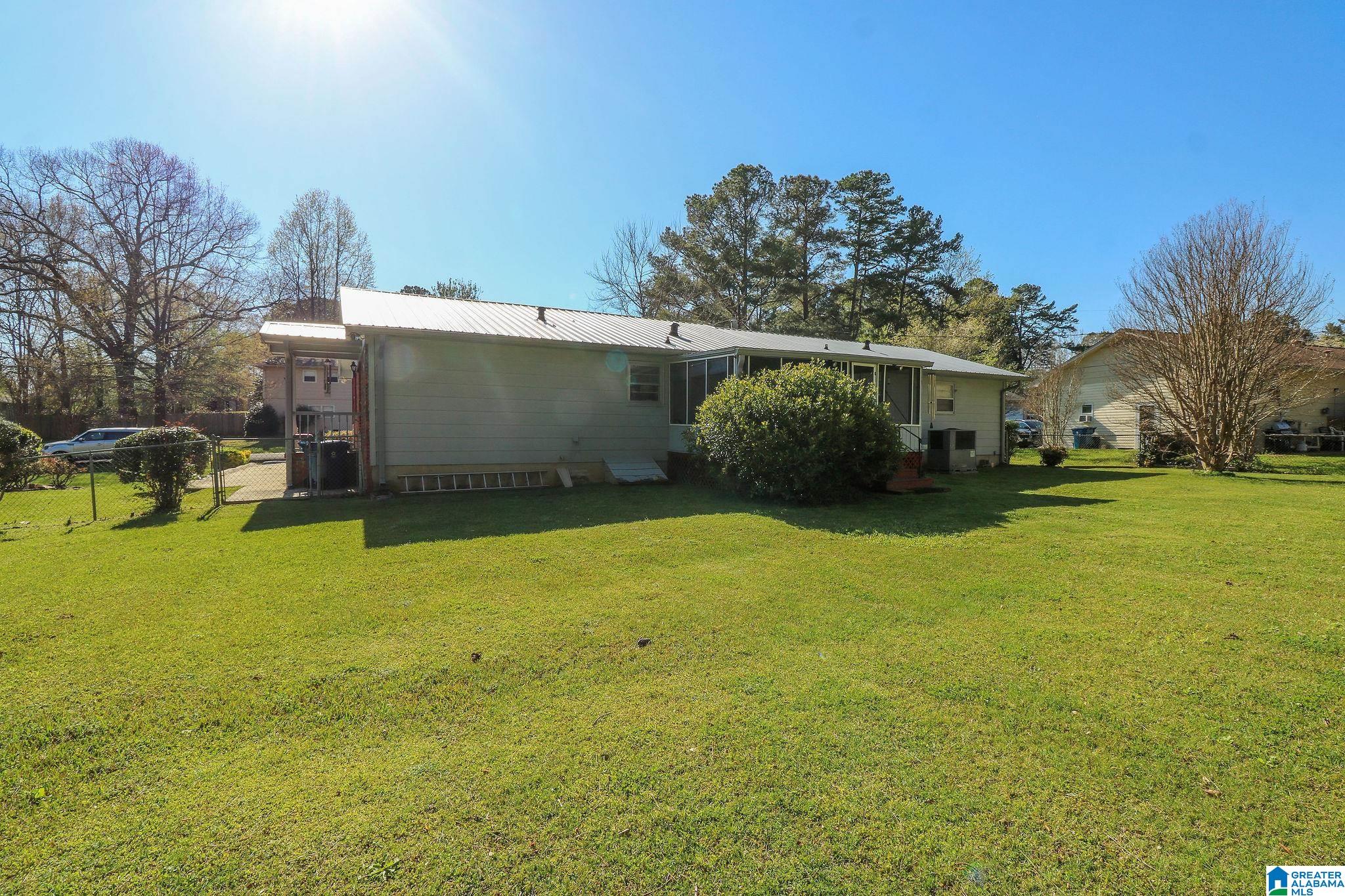 1409 Greenmeadow Road Anniston, AL 36207 - Photo 6 of 50