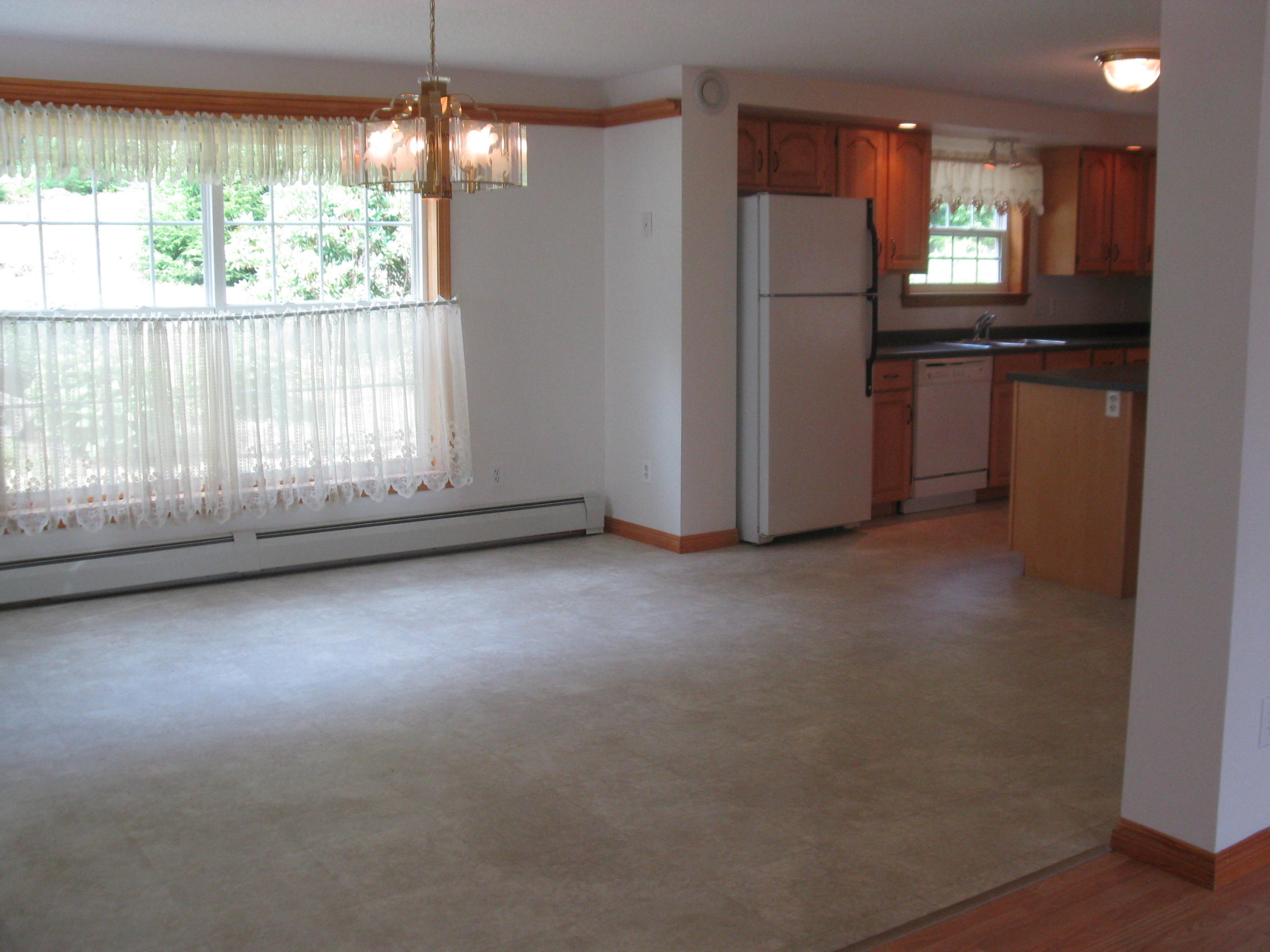 669 Main Street Springvale, ME 04083 - Photo 6 of 24 Dining area