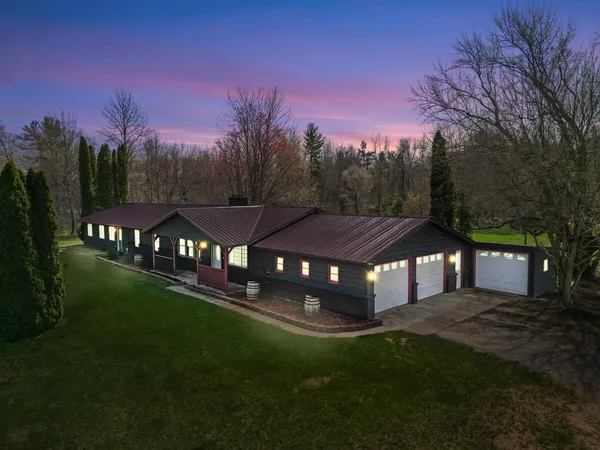 $399,900 | 500 East 136th Street, Grant, MI 49327