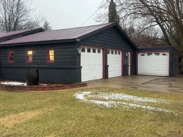 $399,900 | 500 East 136th Street, Grant, MI 49327