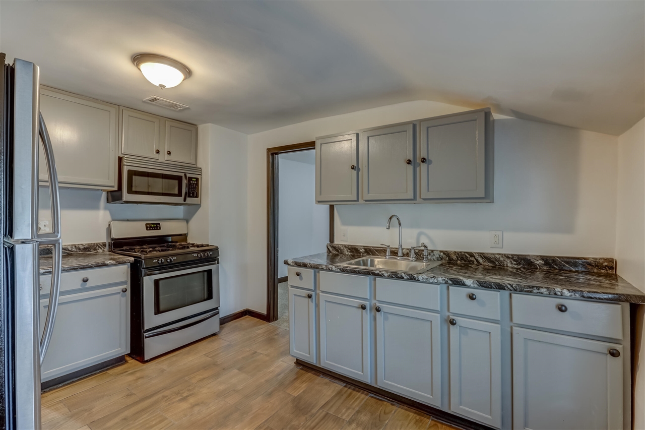 7006 Toepfer Road, Unit : UPPER Warren, MI 48091 - Photo 5 of 13