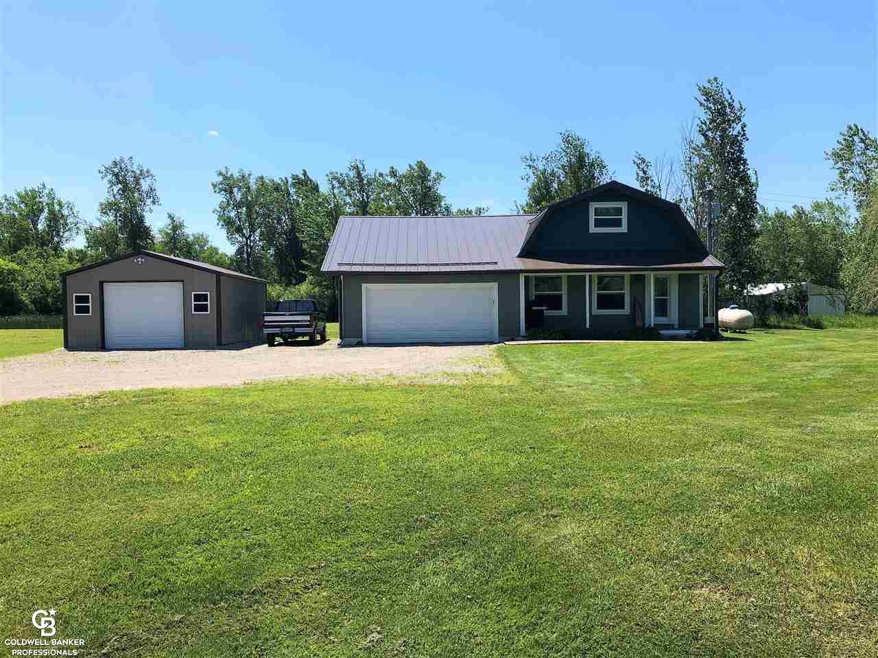 13315 Fisher Road Yale, MI 48097 - Photo 3 of 52 31383330-2.JPG