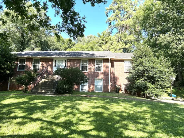 $1,350 | 312 Shawnee Drive, Unit 312, Columbia, TN 38401