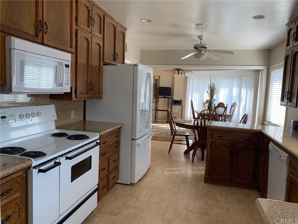 400 Fairview Avenue Madera, CA 93637 - Photo 8 of 36