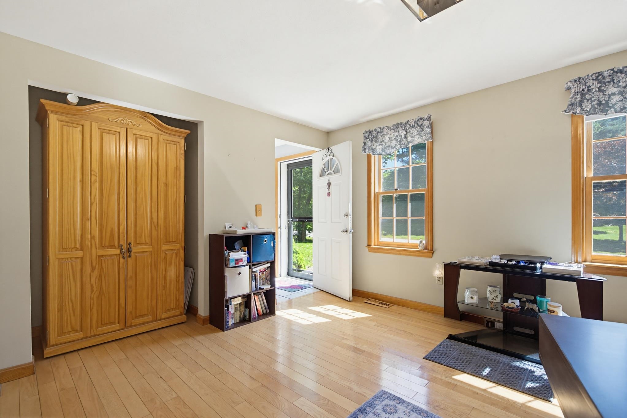 55 Kristin Drive Derry, NH 03038 - Photo 5 of 44