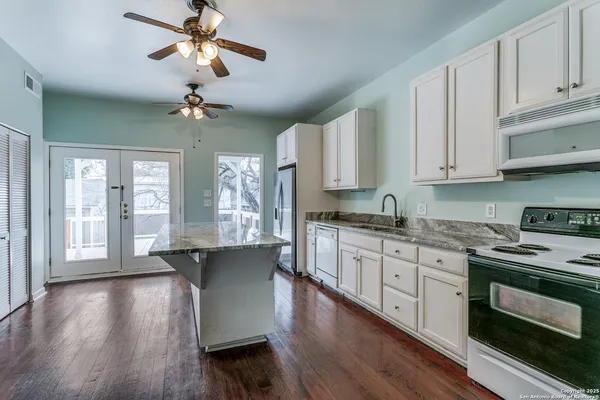 $3,200 | 124 Normandy Avenue, Alamo Heights, TX 78209