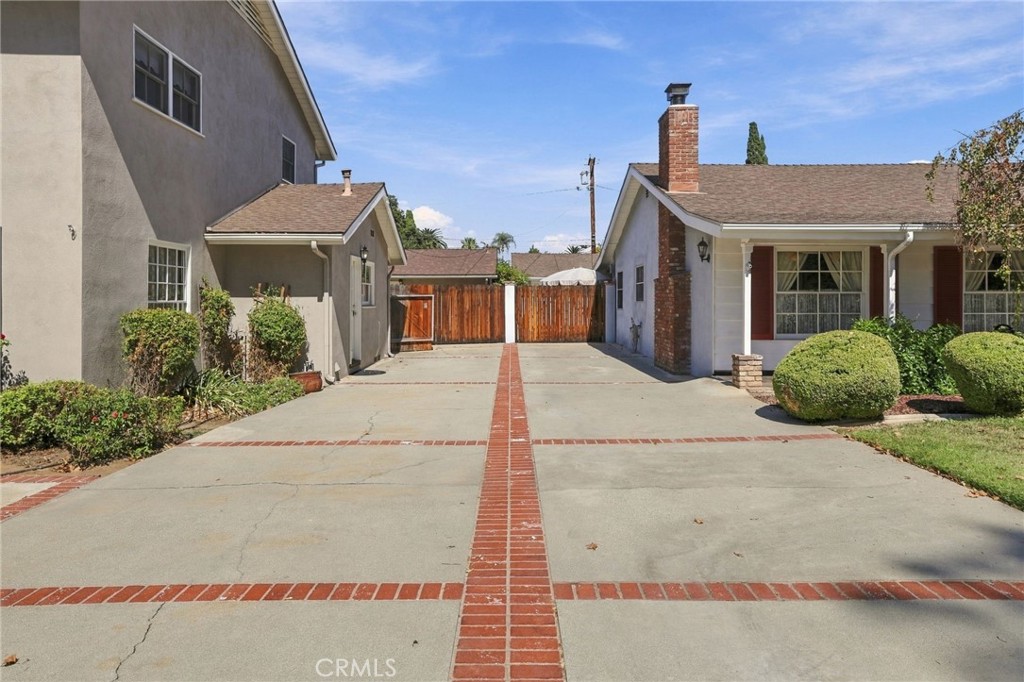 4045 Chapman Place Riverside, CA 92506 - Photo 6 of 61 Gallery Image 6