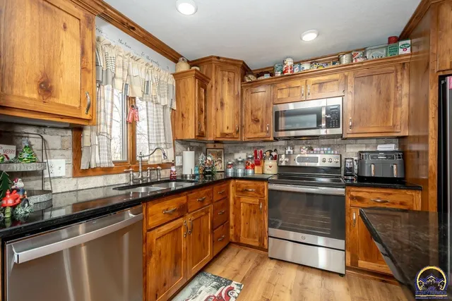 $294,900 | 124 Locust Street, Nortonville, KS 66060