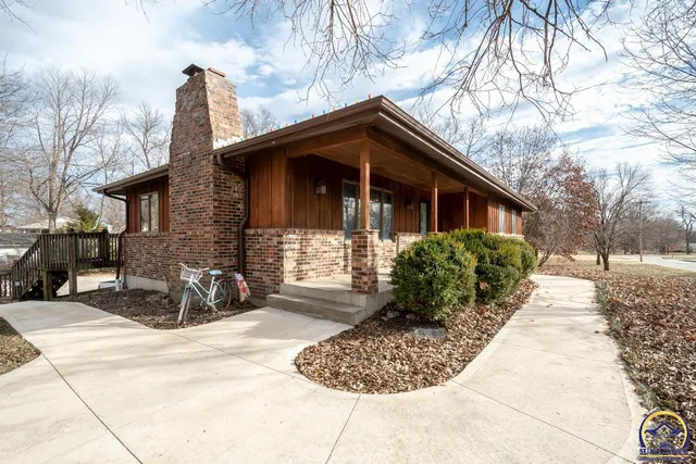 $294,900 | 124 Locust Street, Nortonville, KS 66060