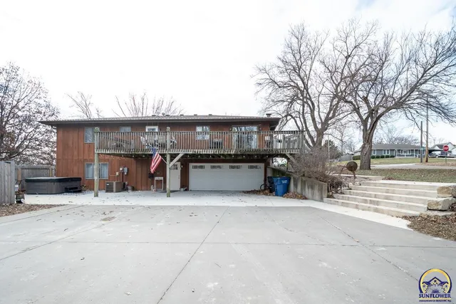 $294,900 | 124 Locust Street, Nortonville, KS 66060