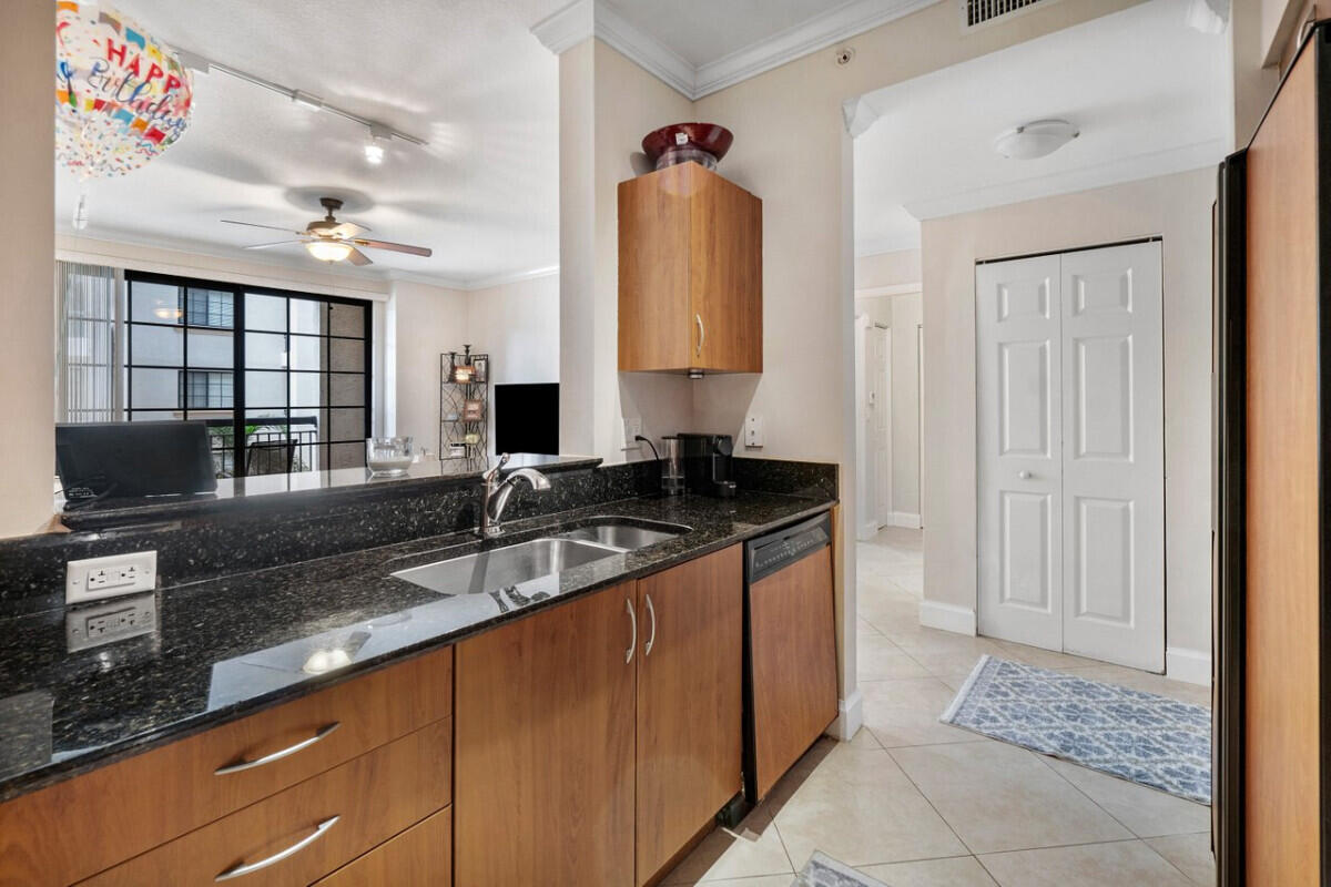 233 South Federal Highway, Unit 414 Boca Raton, FL 33432 - Photo 3 of 18 3jpg