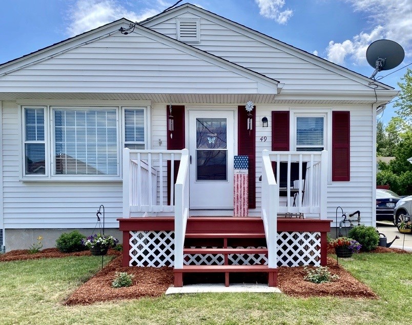 49 Howe Street Cumberland, RI 02864 - Photo 1 of 42 Gallery Image 1