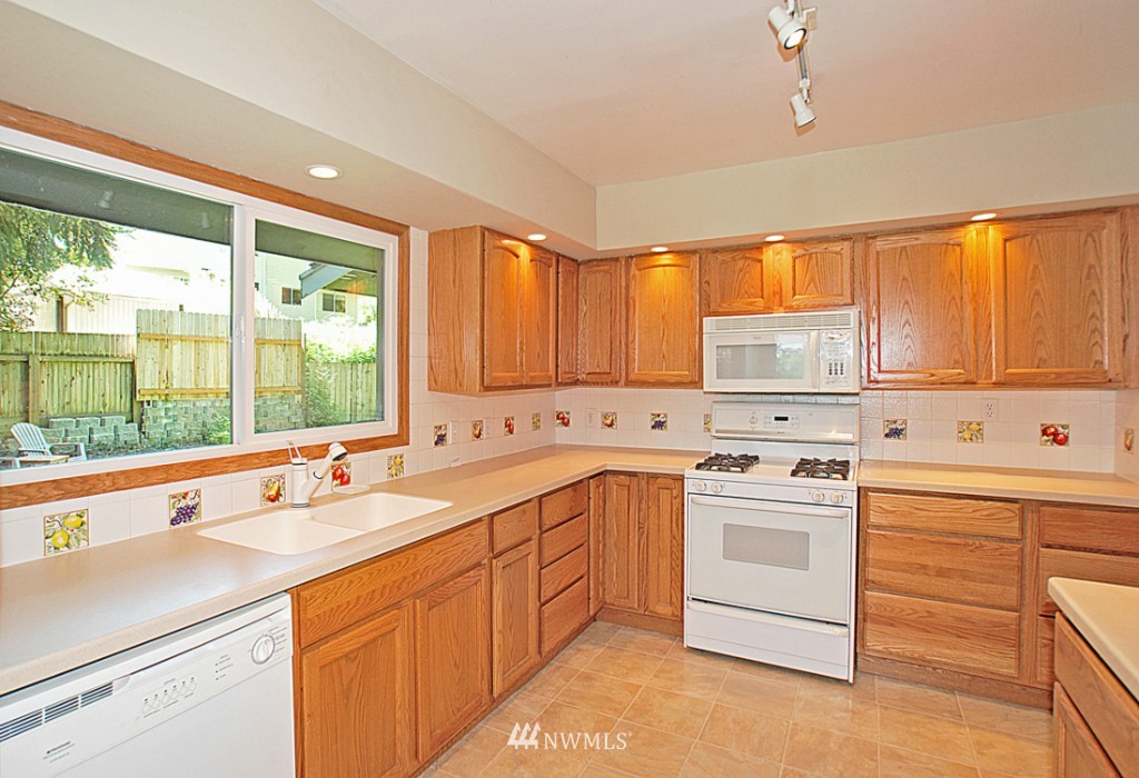 23026 Atlas Road Bothell, WA 98021 - Photo 6 of 13