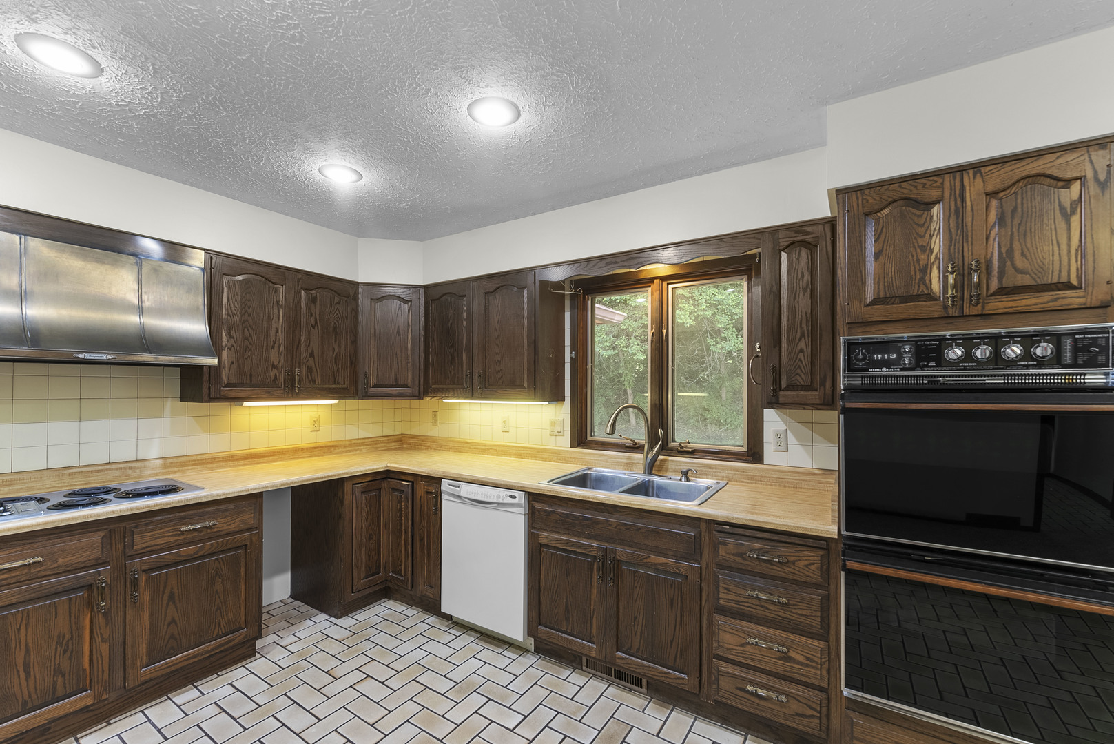 3746 53rd Street, Unit 1 Moline, IL 61265 - Photo 8 of 36 Gallery Image 8
