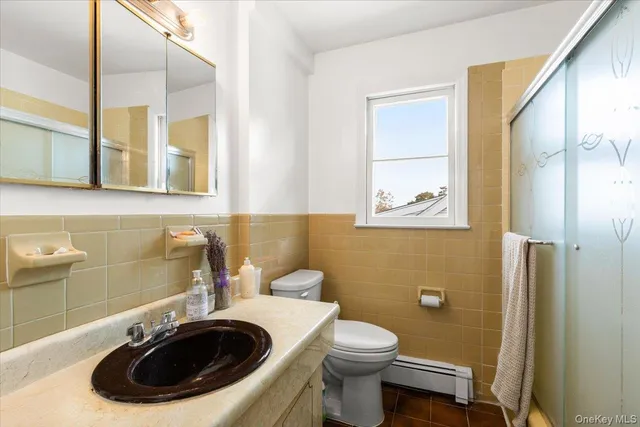 a view of a back yard