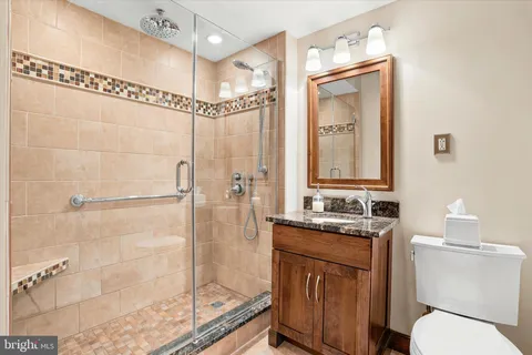 $439,999 | 220 West Rittenhouse Square, Unit 5D, Philadelphia, PA 19103
