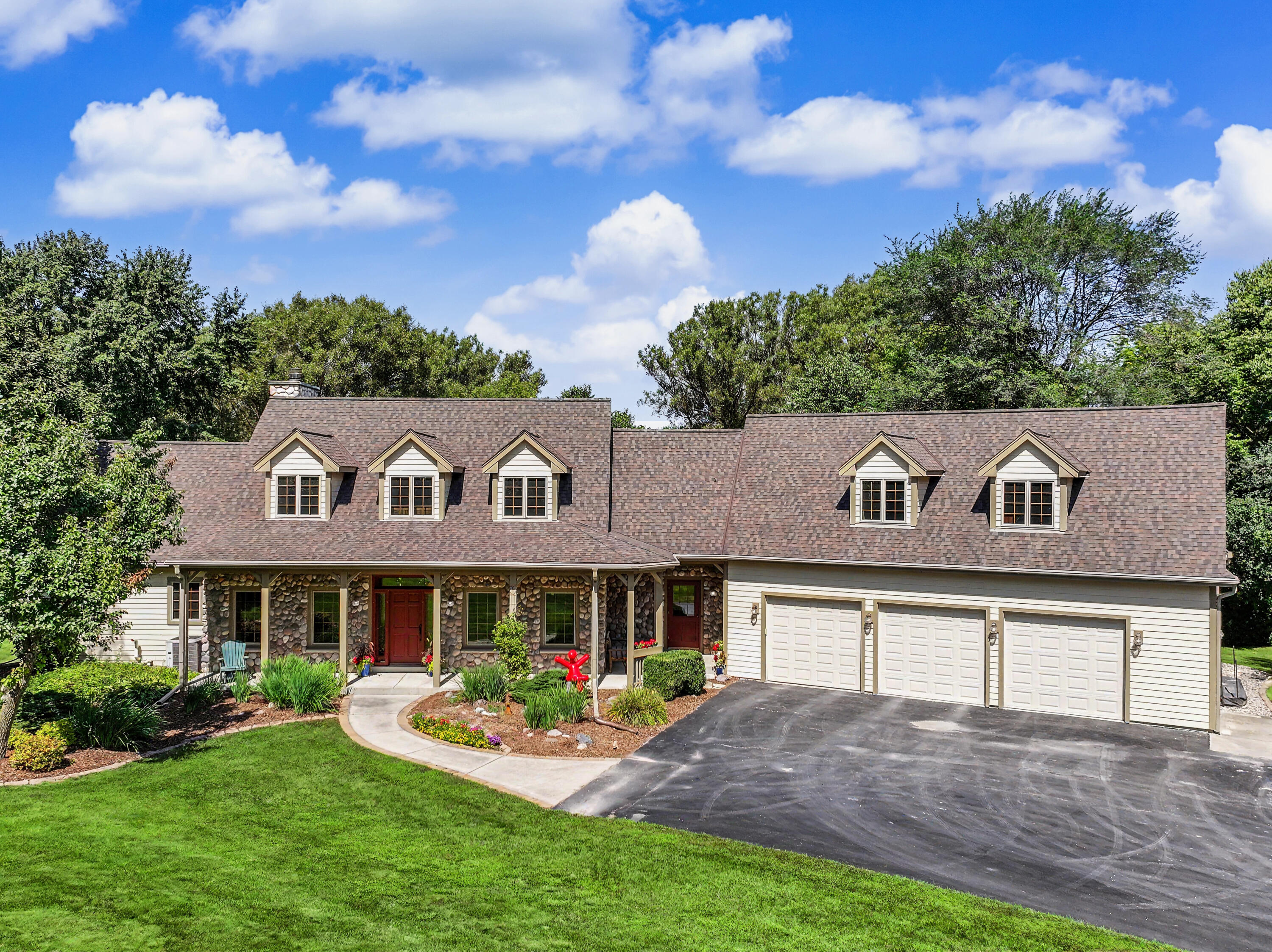 8510 Hawthorne Road Mequon, WI 53097 - Photo 33 of 49 Stunning Setting