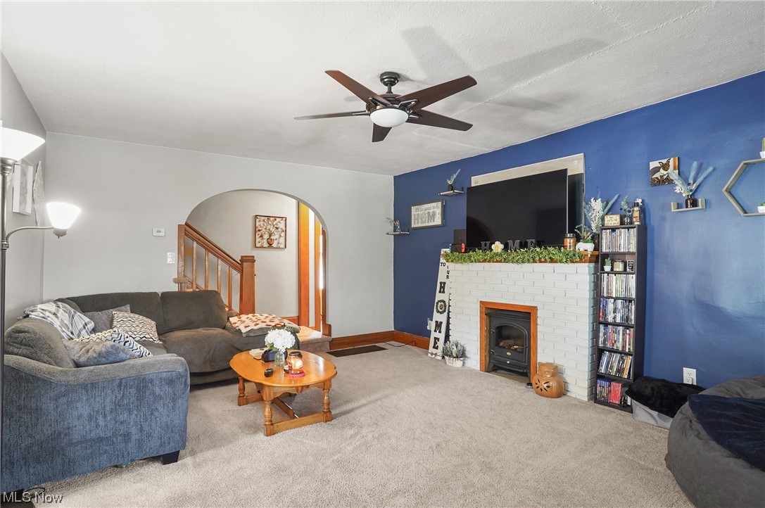 689 Brittain Road Akron, OH 44305 - Photo 5 of 29 Gallery Image 5