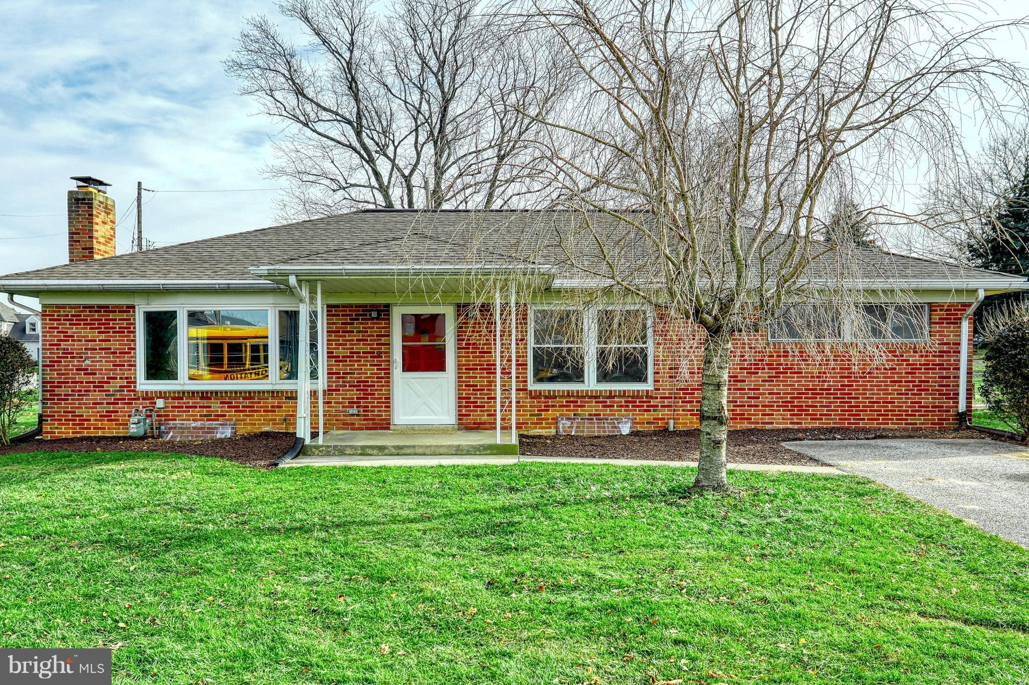 102 Homestead Road York, PA 17402 - Photo 1 of 33