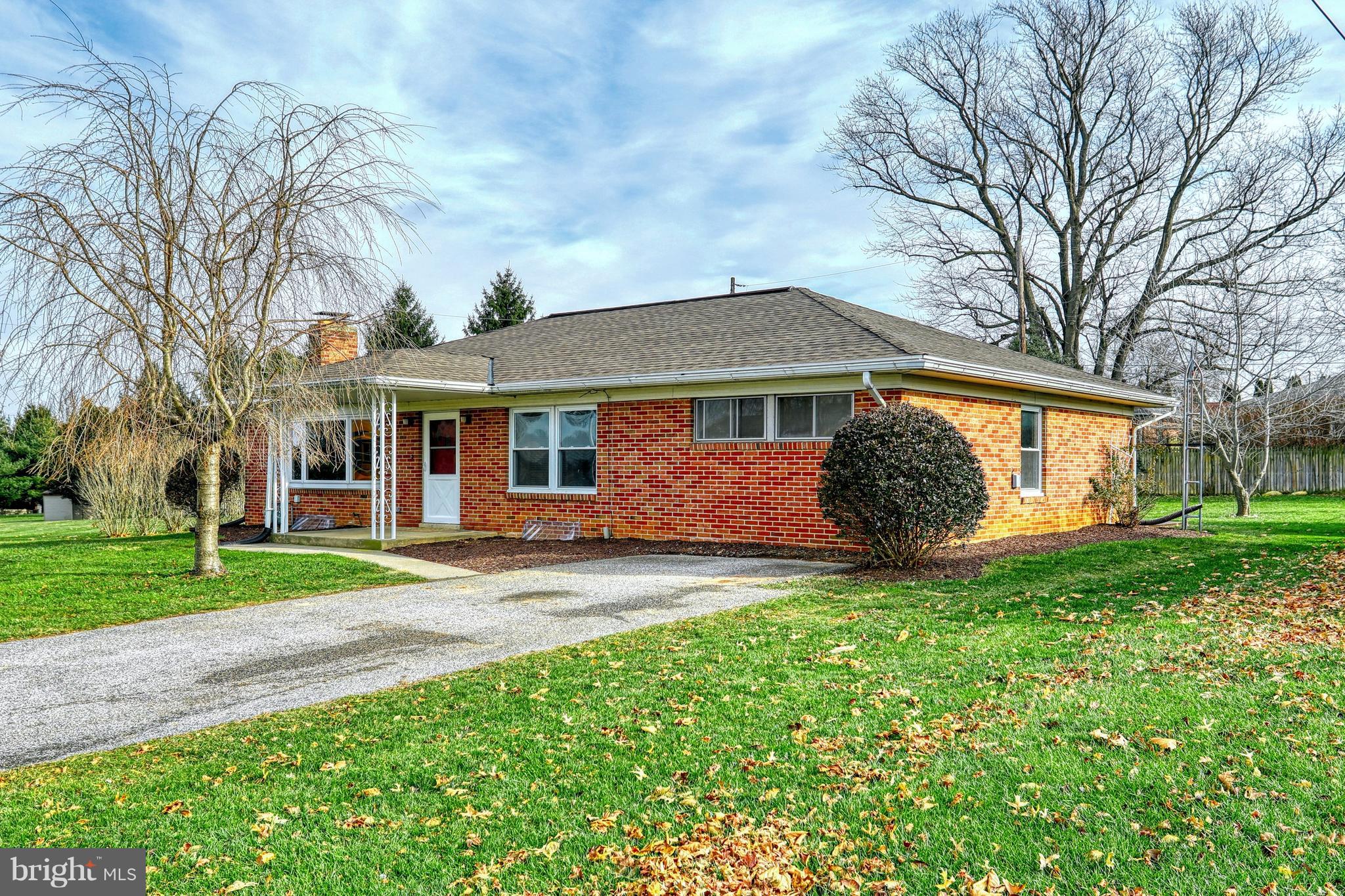 102 Homestead Road York, PA 17402 - Photo 2 of 33